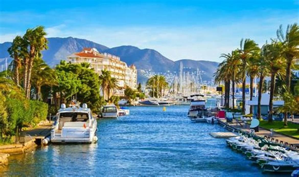 S46-Casa De Vacaciones Climatizada Con Piscina, En El Centro Junto Al Mar, Barbacoa Y Wiifi 艾姆布里亚布拉瓦 外观 照片